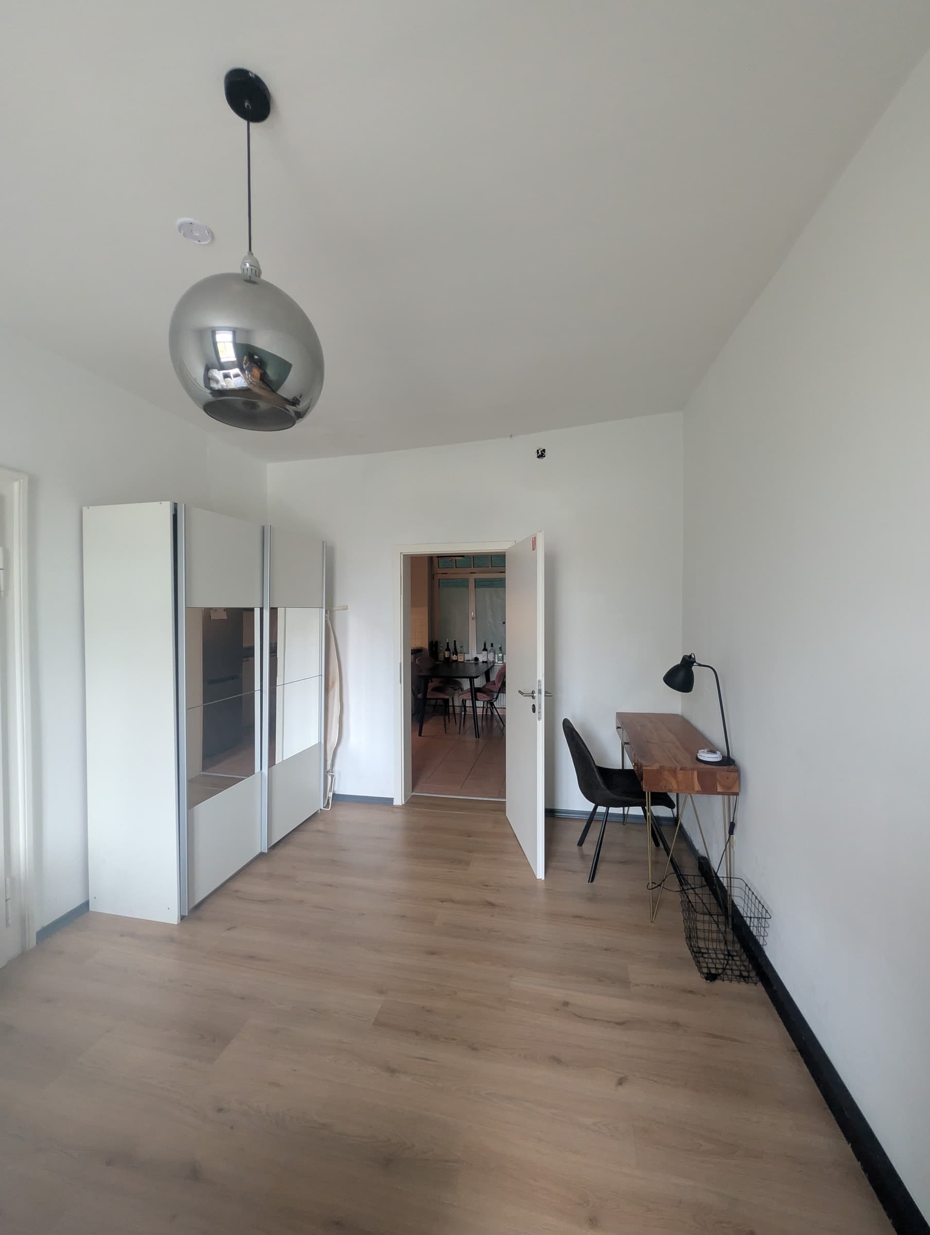 Innenansicht – Frauenstr. 10–12, 3. Geschoss, Mitte